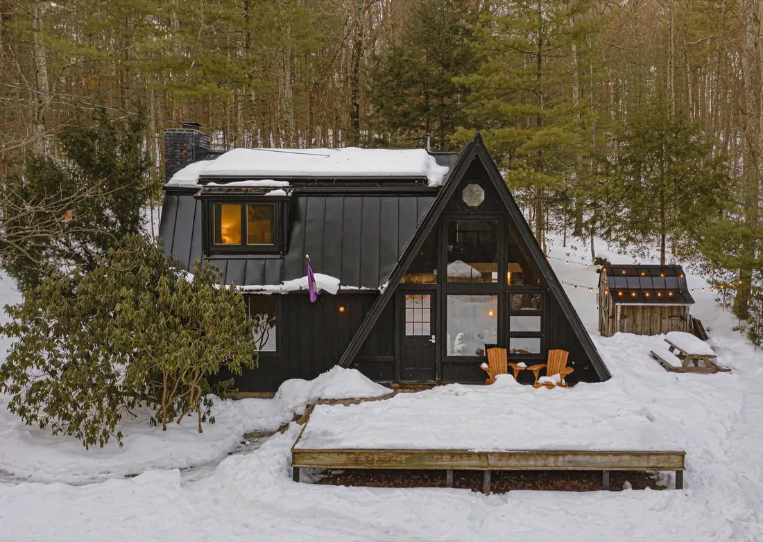 A Black A-Frame, photo 4