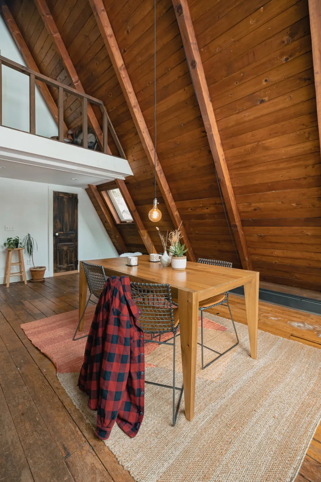 A Black A-Frame, photo 7